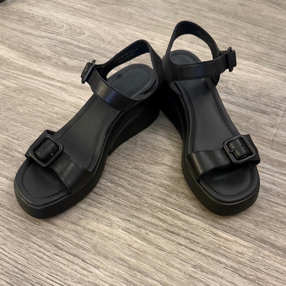 Camper Black Wedge Sandals - Picture 1 of 3